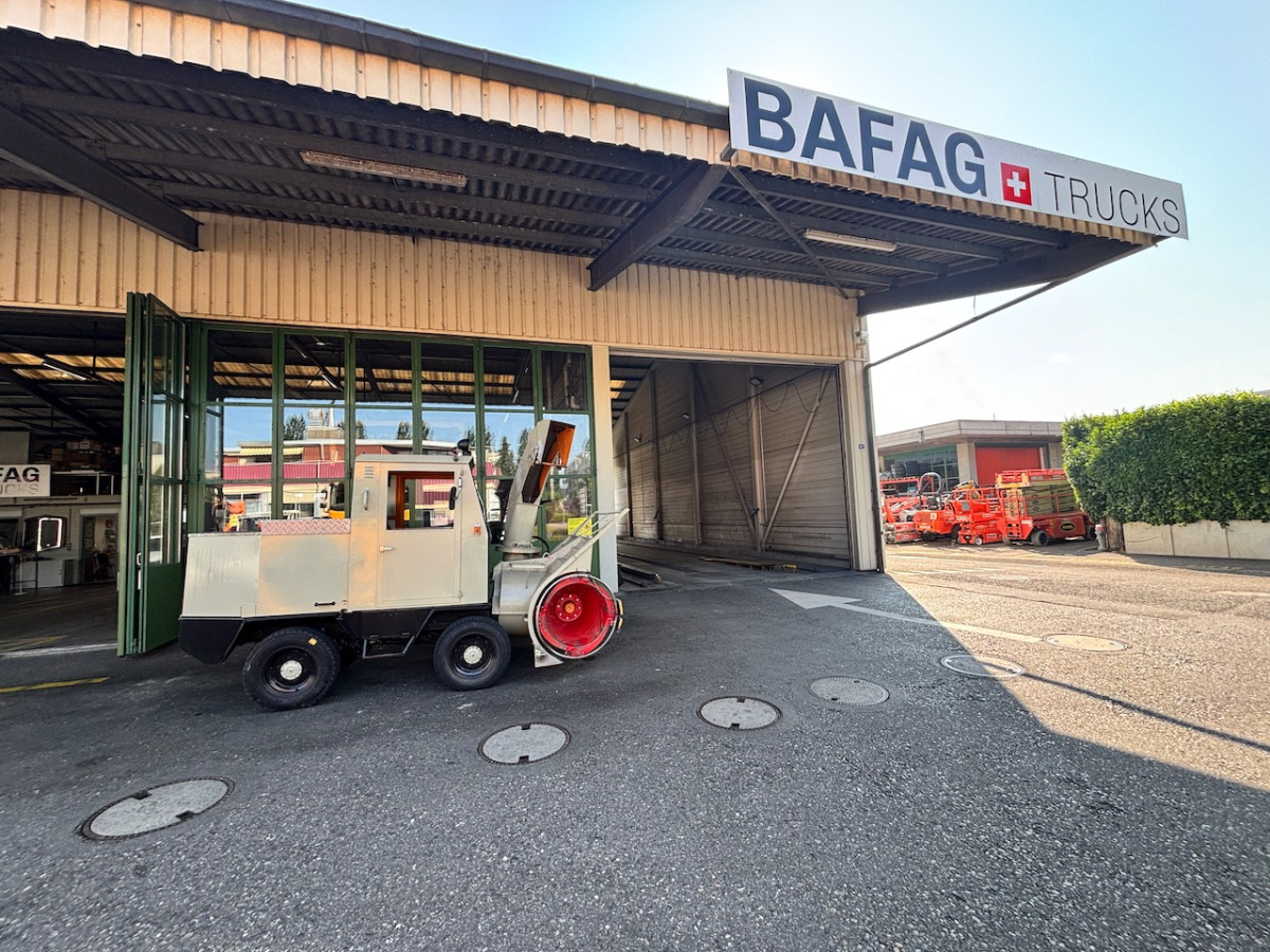 Marke Rolba R200 - سيارة بلدية: صور 2 Marke Rolba R200 - سيارة بلدية: صور 2