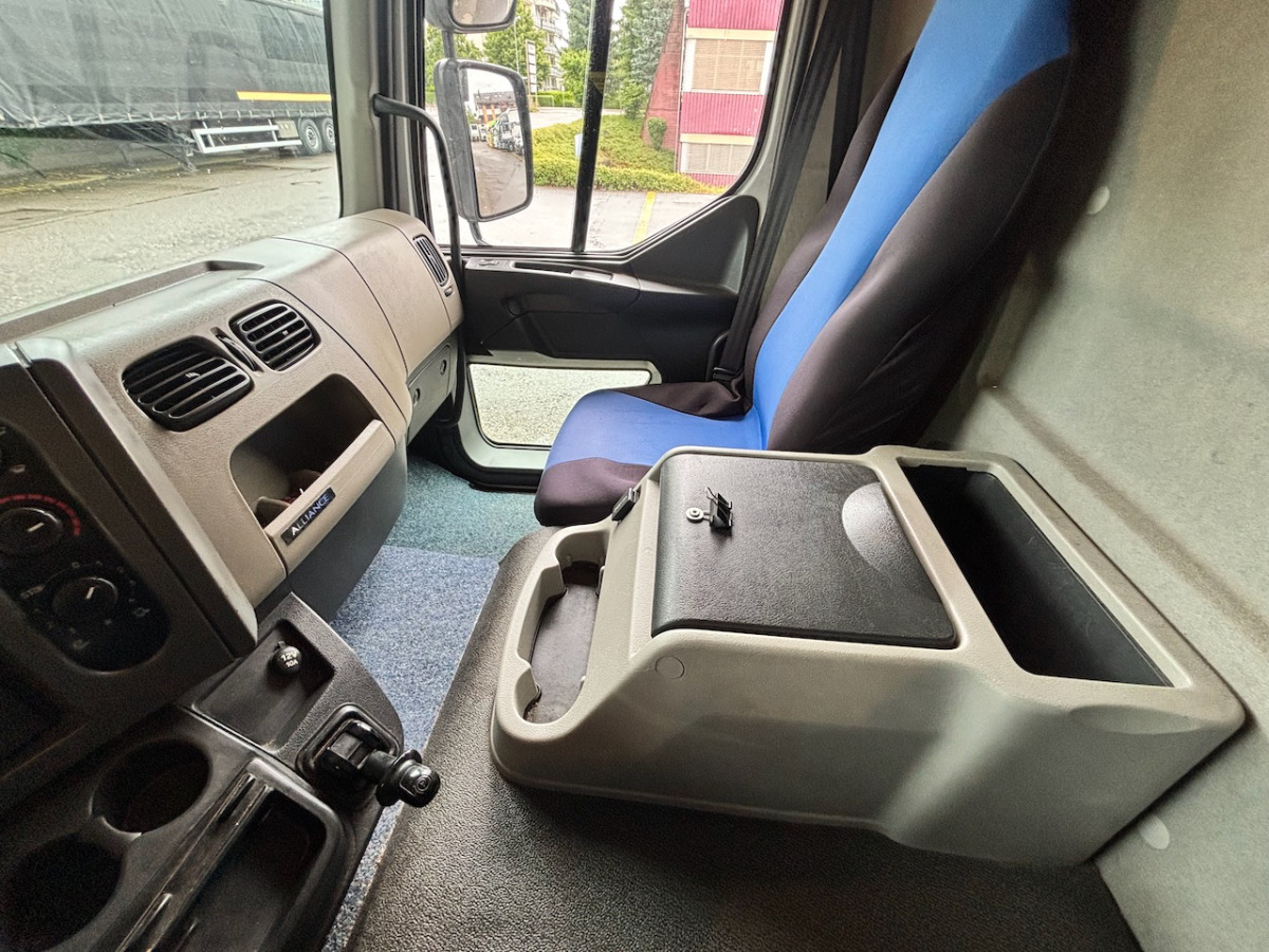 RENAULT Midlum 220-12EL - مبردة شاحنة: صور 5 RENAULT Midlum 220-12EL - مبردة شاحنة: صور 5