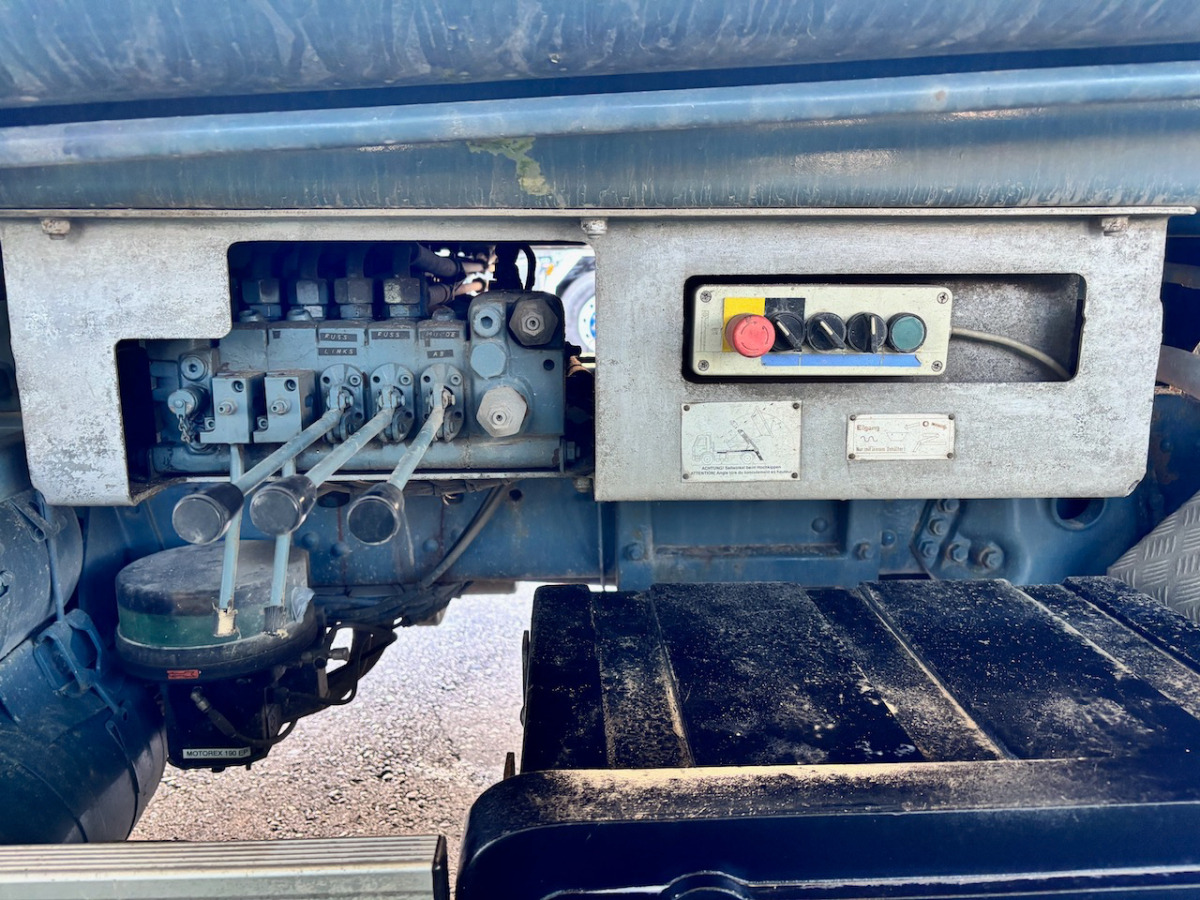 شاحنات قابلة للفك شاحنة SCANIA P124: صور 14