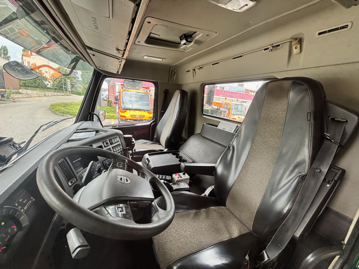 VOLVO FMX-500 8x4R - شاحنة ذات الخطاف: صور 4 VOLVO FMX-500 8x4R - شاحنة ذات الخطاف: صور 4