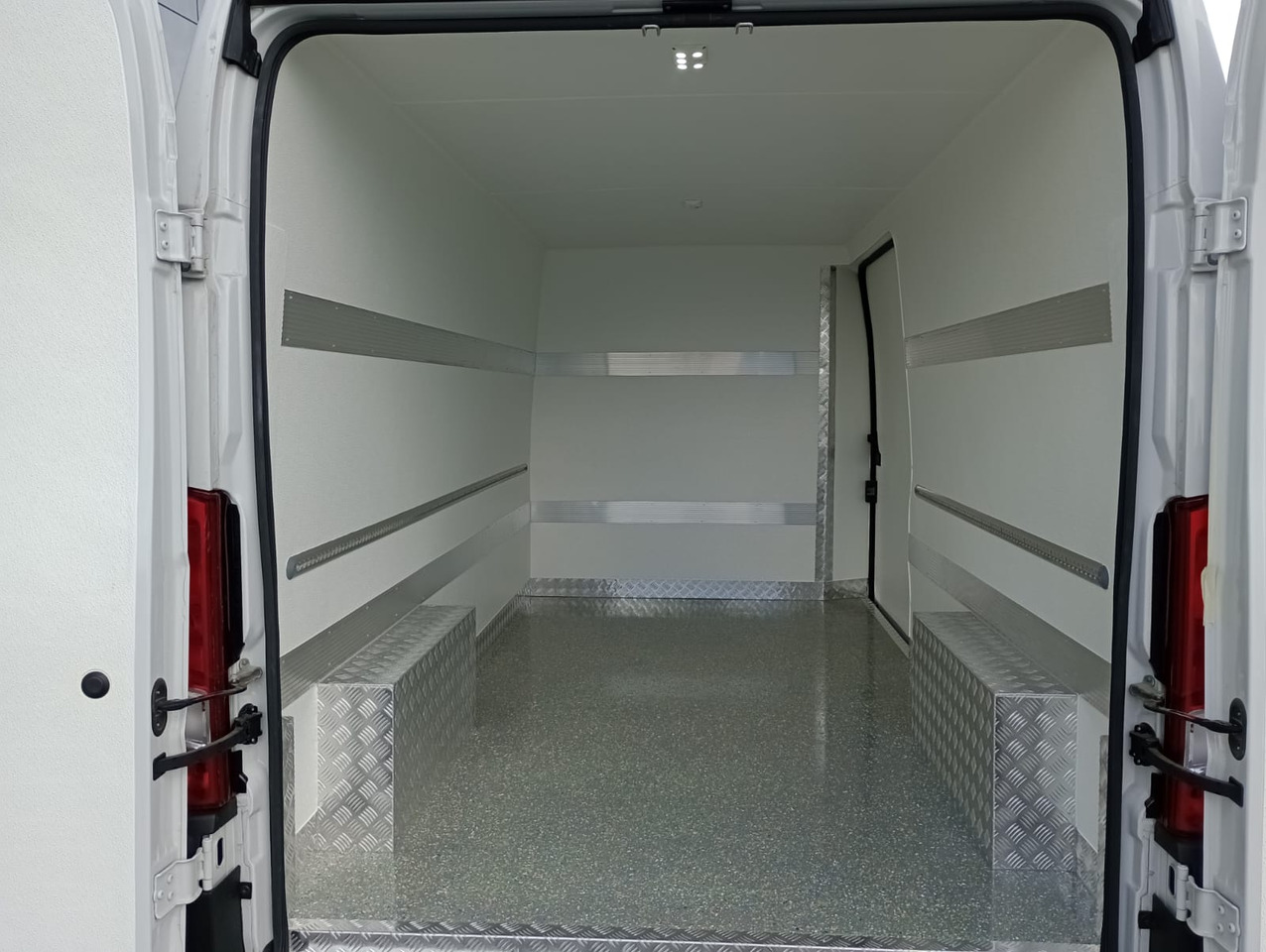 Fiat Ducato 140 L3H2 Kühlkasten - الشاحنات الصغيرة المبردة: صور 1 Fiat Ducato 140 L3H2 Kühlkasten - الشاحنات الصغيرة المبردة: صور 1