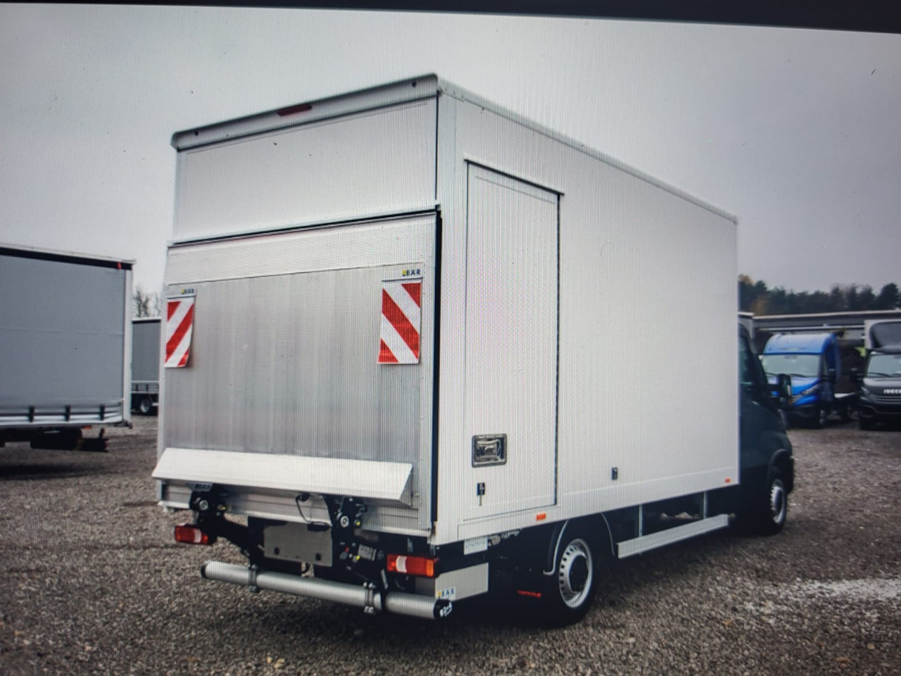 Iveco Daily 180 35S18 LBW BÃR - الشاحنات الصغيرة صندوق مغلق: صور 4 Iveco Daily 180 35S18 LBW BÃR - الشاحنات الصغيرة صندوق مغلق: صور 4