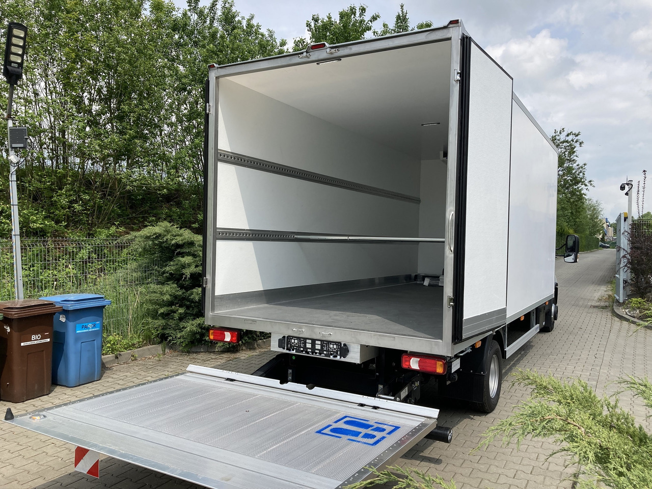 Iveco Daily 70C18 Kühlkoffer LBW BÃR - الشاحنات الصغيرة المبردة: صور 2 Iveco Daily 70C18 Kühlkoffer LBW BÃR - الشاحنات الصغيرة المبردة: صور 2