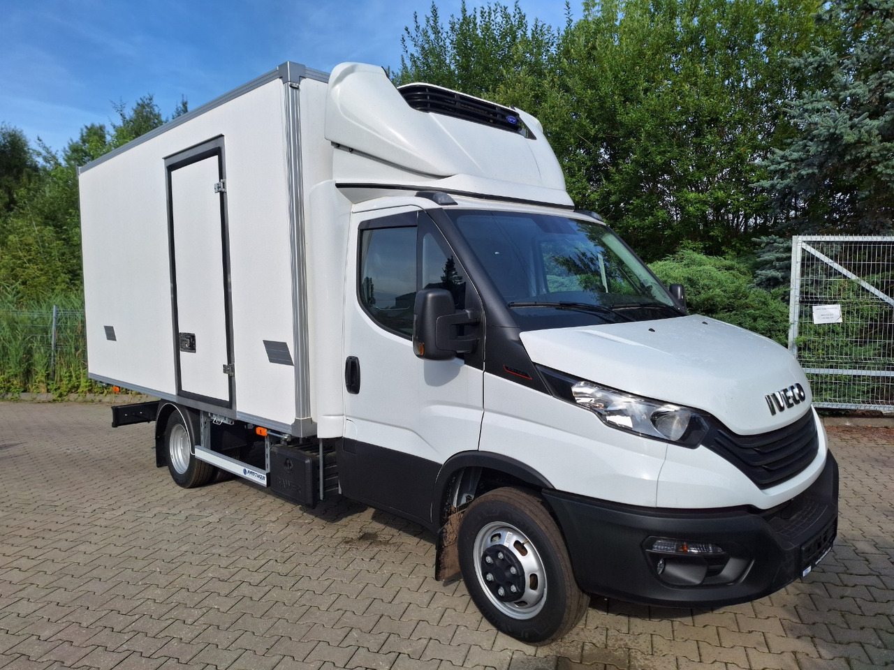 Iveco Daily 70C18 Kühlkoffer LBW BÃR - الشاحنات الصغيرة المبردة: صور 3 Iveco Daily 70C18 Kühlkoffer LBW BÃR - الشاحنات الصغيرة المبردة: صور 3