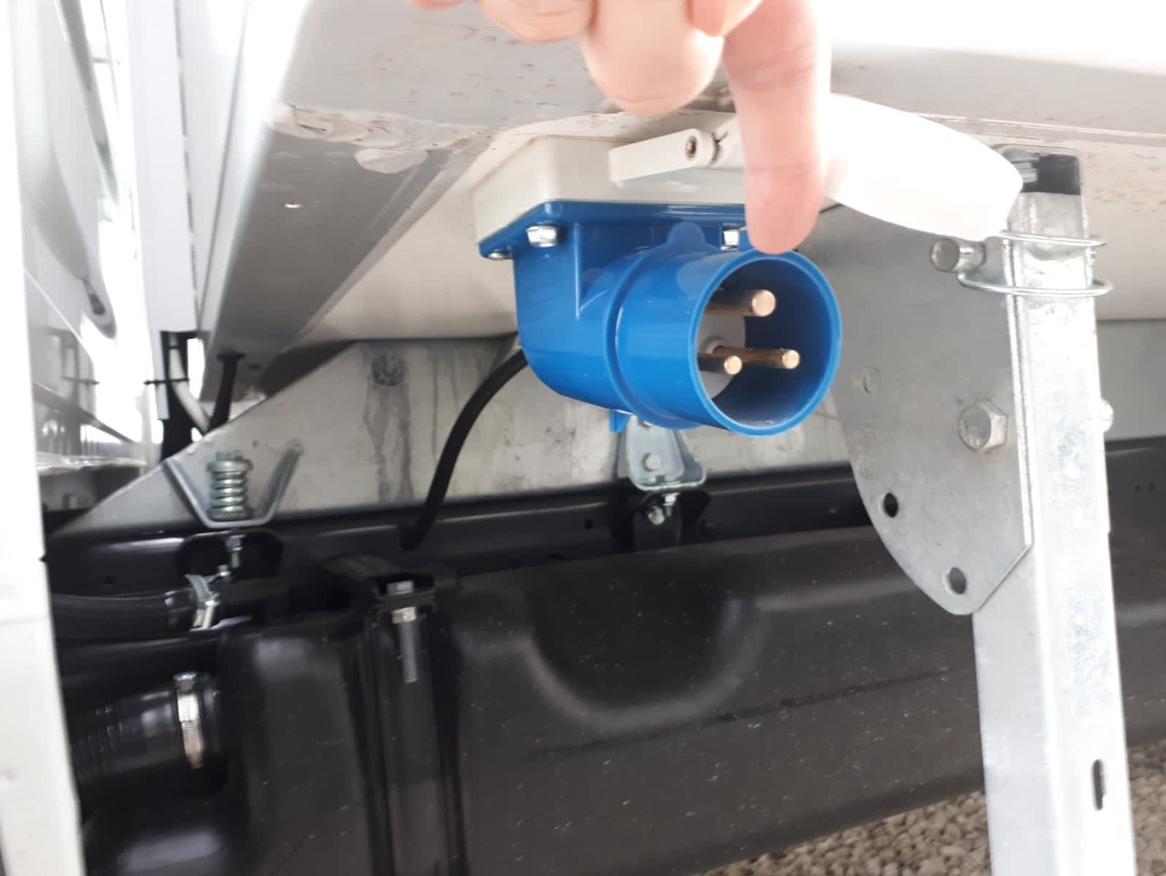 Iveco Daily 70C21A8 Tiefkühkoffer -18°C - الشاحنات الصغيرة المبردة: صور 3 Iveco Daily 70C21A8 Tiefkühkoffer -18°C - الشاحنات الصغيرة المبردة: صور 3