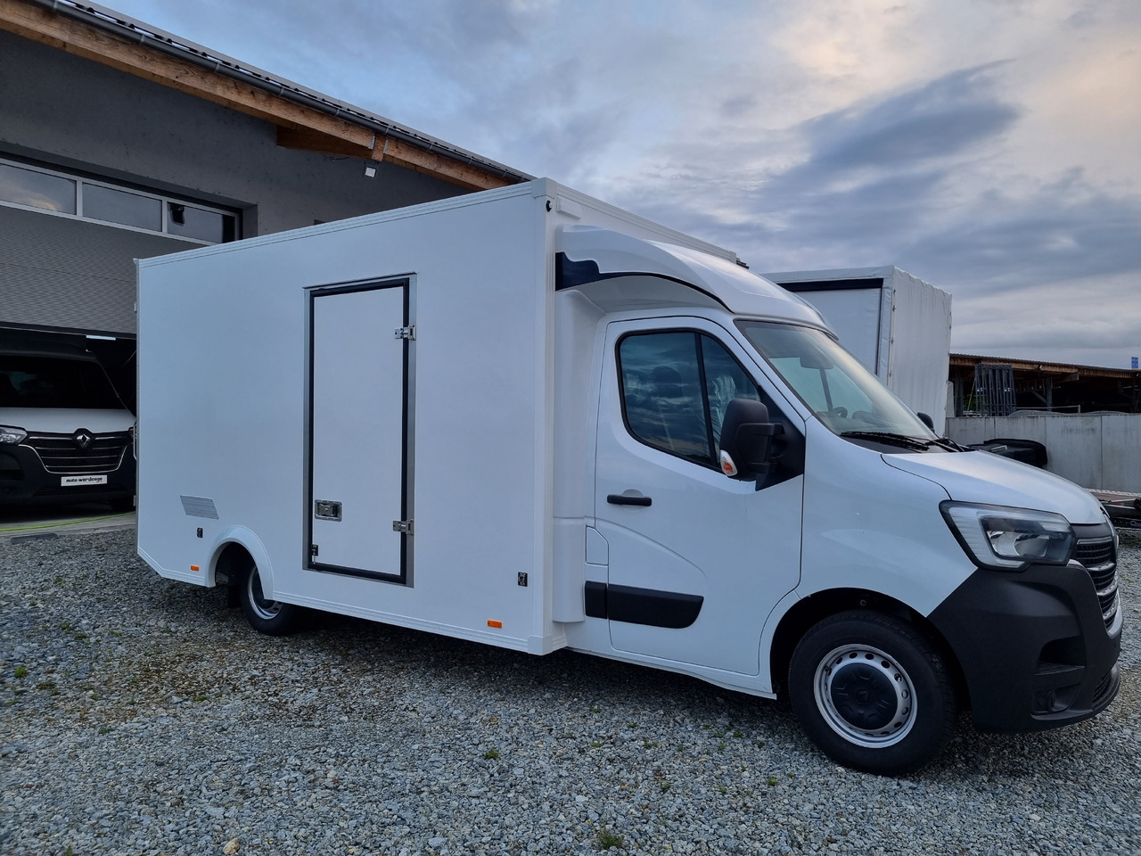 Renault Master 165 Koffer Platform Tiefrahmen - الشاحنات الصغيرة صندوق مغلق: صور 1 Renault Master 165 Koffer Platform Tiefrahmen - الشاحنات الصغيرة صندوق مغلق: صور 1
