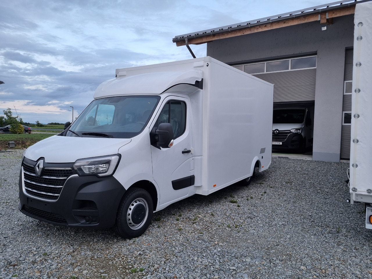 Renault Master 165 Koffer Platform Tiefrahmen - الشاحنات الصغيرة صندوق مغلق: صور 4 Renault Master 165 Koffer Platform Tiefrahmen - الشاحنات الصغيرة صندوق مغلق: صور 4