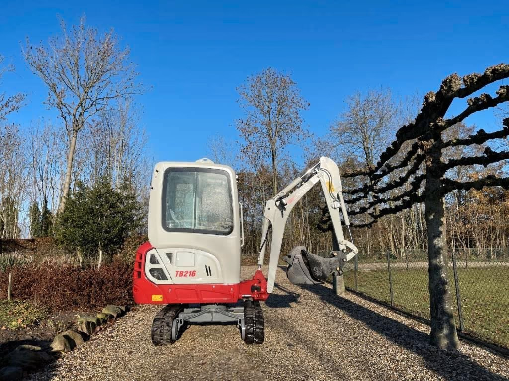 TAKEUCHI TB216 - حفارة مصغرة: صور 4 TAKEUCHI TB216 - حفارة مصغرة: صور 4