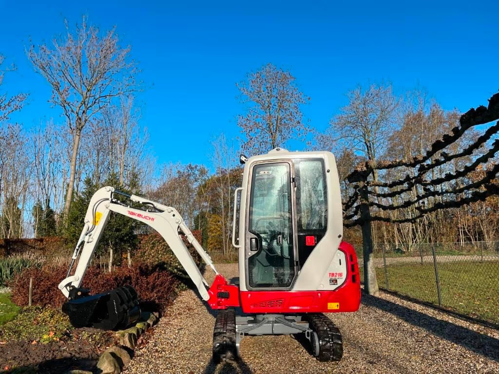 TAKEUCHI TB216 - حفارة مصغرة: صور 3 TAKEUCHI TB216 - حفارة مصغرة: صور 3