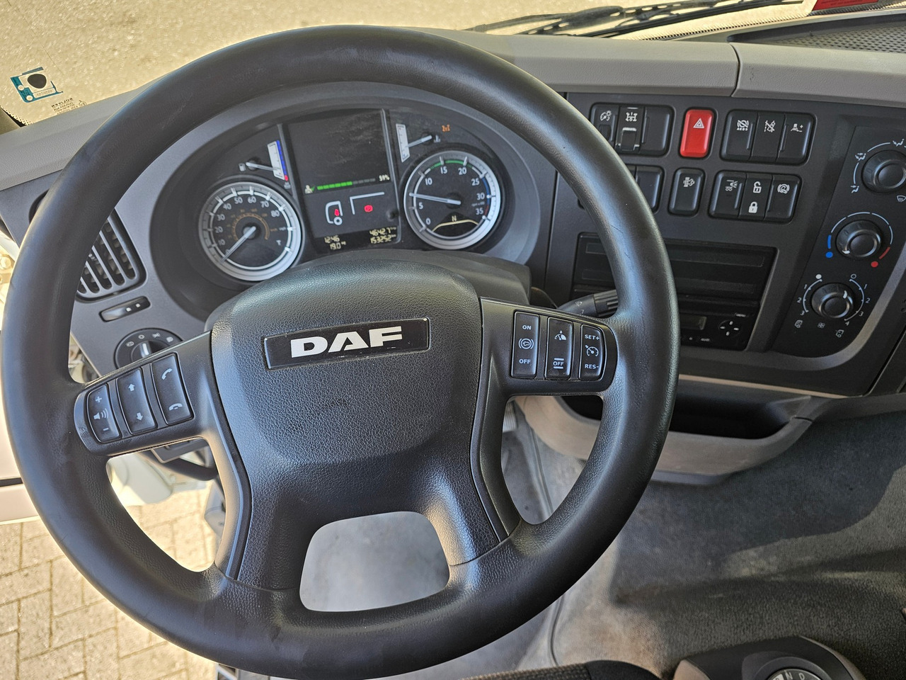 DAF LF 220 Euro 6 - شاحنات قابلة للفك شاحنة: صور 5 DAF LF 220 Euro 6 - شاحنات قابلة للفك شاحنة: صور 5