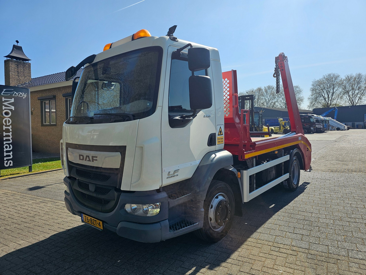DAF LF 220 Euro 6 - شاحنات قابلة للفك شاحنة: صور 3 DAF LF 220 Euro 6 - شاحنات قابلة للفك شاحنة: صور 3