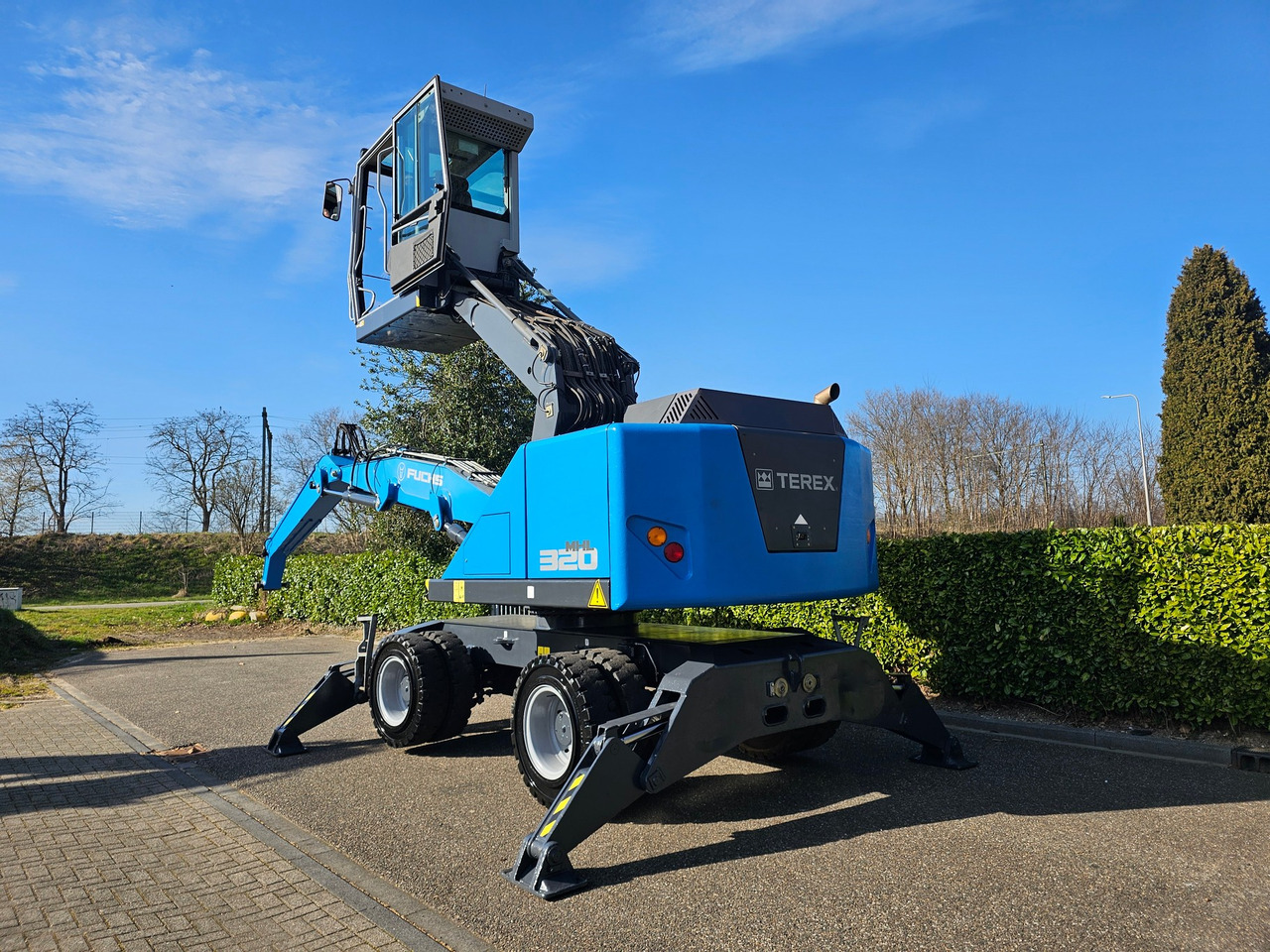 Fuchs MHL 320 With Multi Purpose Stick And Magnet System - حفارة النقل والشحن: صور 3 Fuchs MHL 320 With Multi Purpose Stick And Magnet System - حفارة النقل والشحن: صور 3