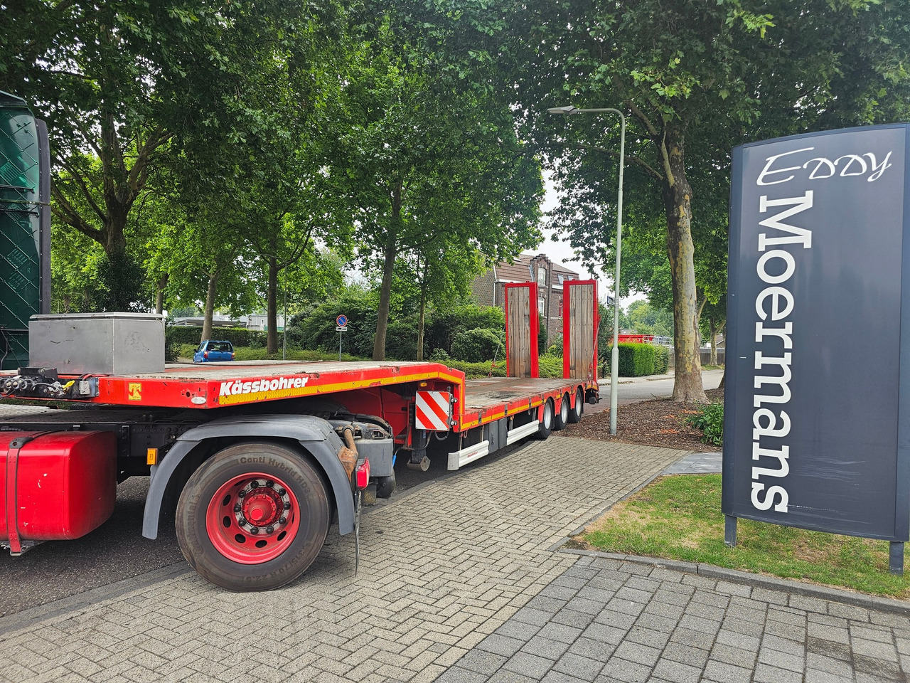 Kässbohrer LB3E With Hydraulic Flip Ramps - عربة مسطحة منخفضة نصف مقطورة: صور 1 Kässbohrer LB3E With Hydraulic Flip Ramps - عربة مسطحة منخفضة نصف مقطورة: صور 1