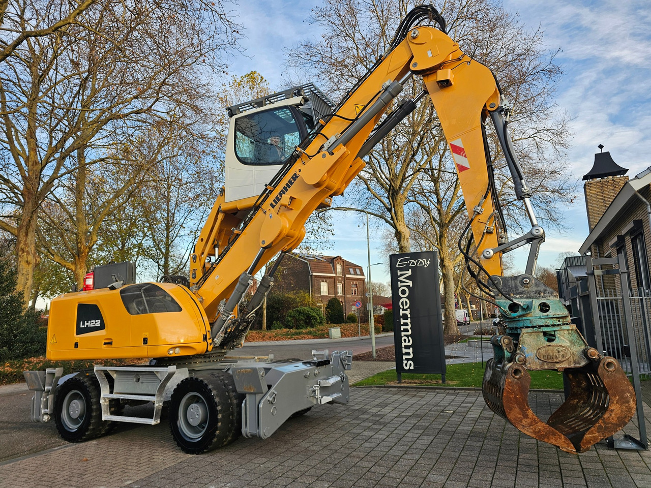 Liebherr LH 22M Litronic - حفارة النقل والشحن: صور 1 Liebherr LH 22M Litronic - حفارة النقل والشحن: صور 1