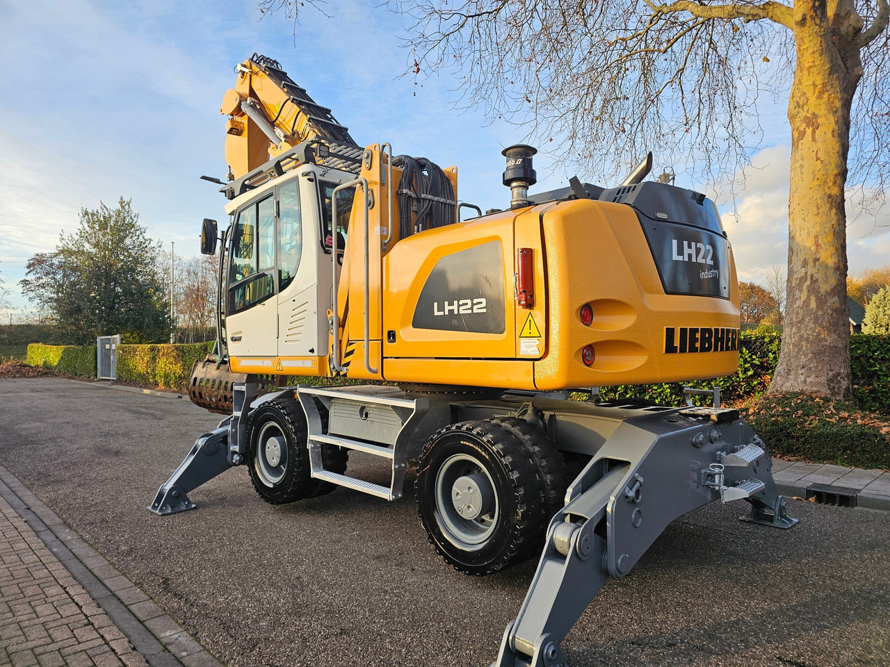 Liebherr LH 22M Litronic - حفارة النقل والشحن: صور 2 Liebherr LH 22M Litronic - حفارة النقل والشحن: صور 2