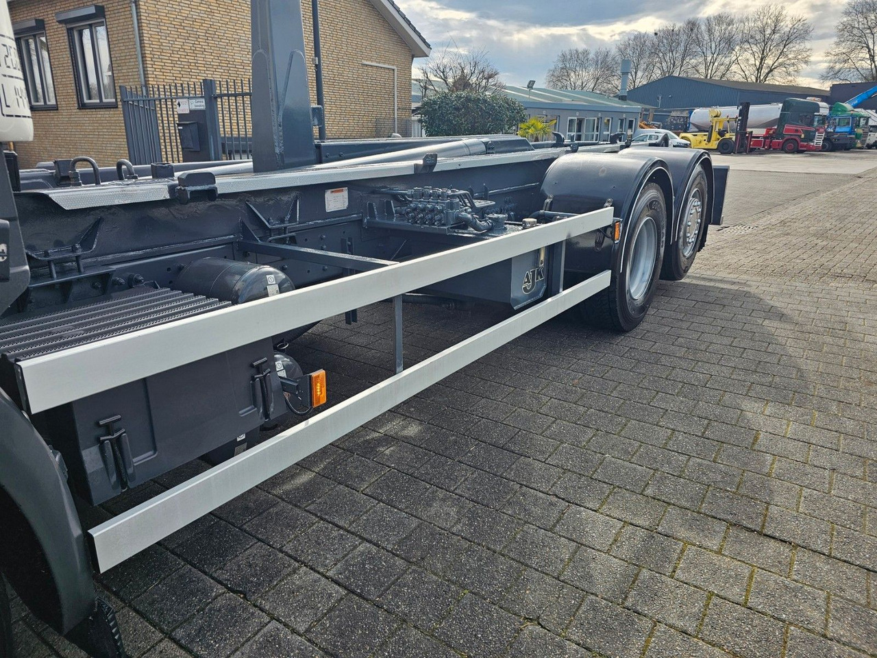 شاحنة ذات الخطاف Scania R490 Highline Abrollkipper: صور 18