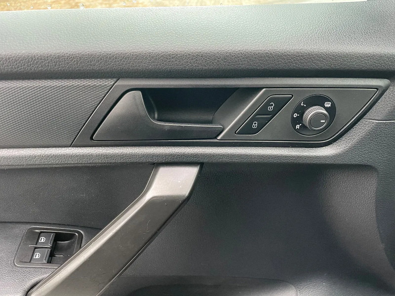 Volkswagen Caddy Volkswagen Caddy 2.0 D High Line 55 KW 2018 - فان المدمجة: صور 5 Volkswagen Caddy Volkswagen Caddy 2.0 D High Line 55 KW 2018 - فان المدمجة: صور 5