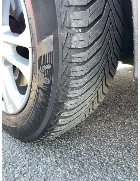 هاتشباك Volvo XC60 XC60 DZ88/DZ8850 5 Cilinder Euro 5: صور 17