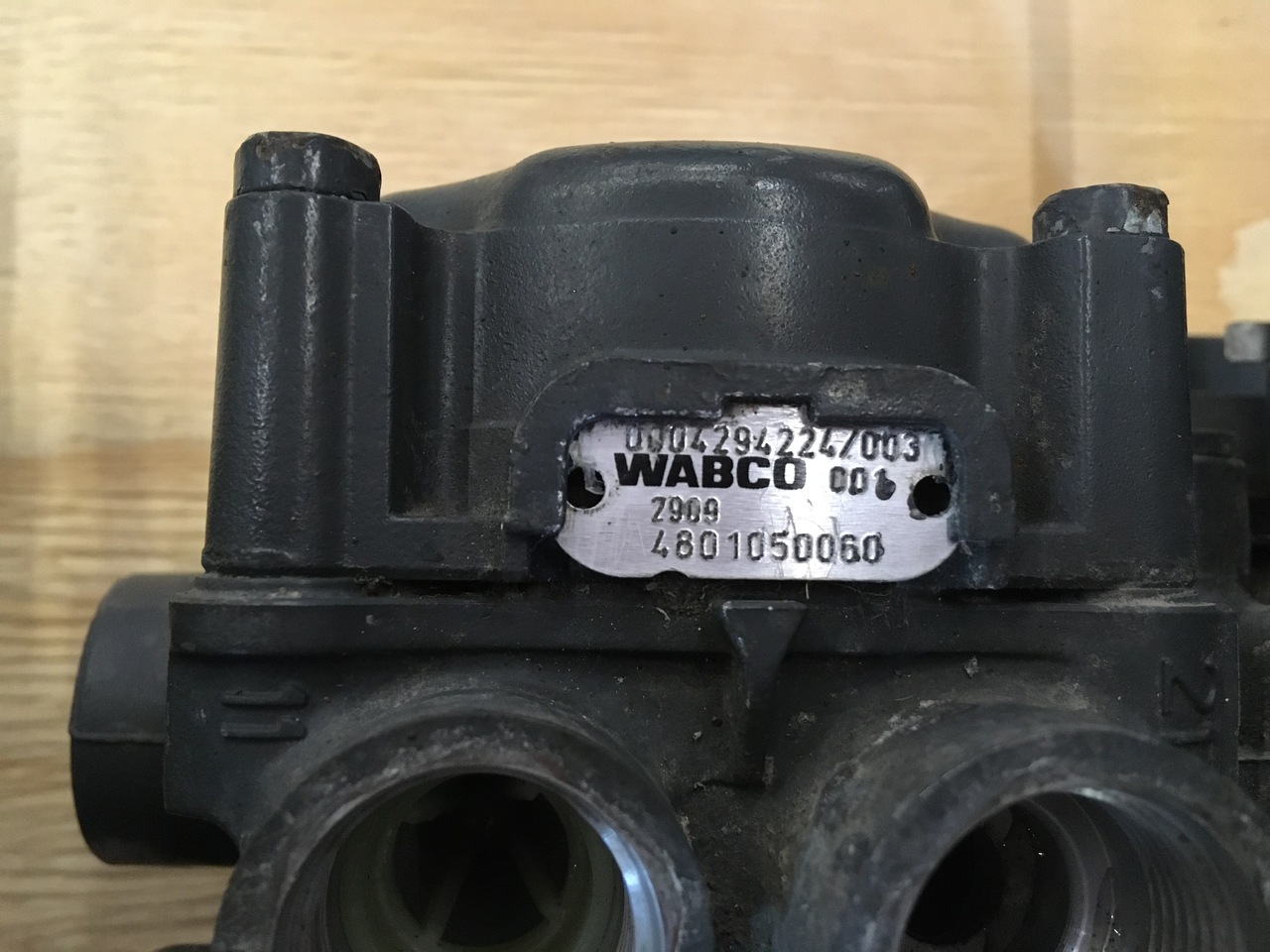 AXLE MODULATOR EPB-2 ACTROS-ATEGO - أجزاء الفرامل - شاحنة: صور 3 AXLE MODULATOR EPB-2 ACTROS-ATEGO - أجزاء الفرامل - شاحنة: صور 3