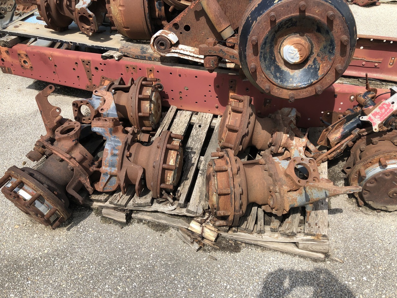 BELL HUB MERCEDES 1735 4X4 - محاور - شاحنة: صور 1 BELL HUB MERCEDES 1735 4X4 - محاور - شاحنة: صور 1