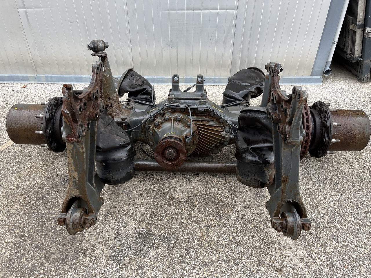 REAR AXLE WITH DIFFERENTIAL GEAR ,RATIO 29:24 - التفاضلية والعتاد - شاحنة: صور 1 REAR AXLE WITH DIFFERENTIAL GEAR ,RATIO 29:24 - التفاضلية والعتاد - شاحنة: صور 1