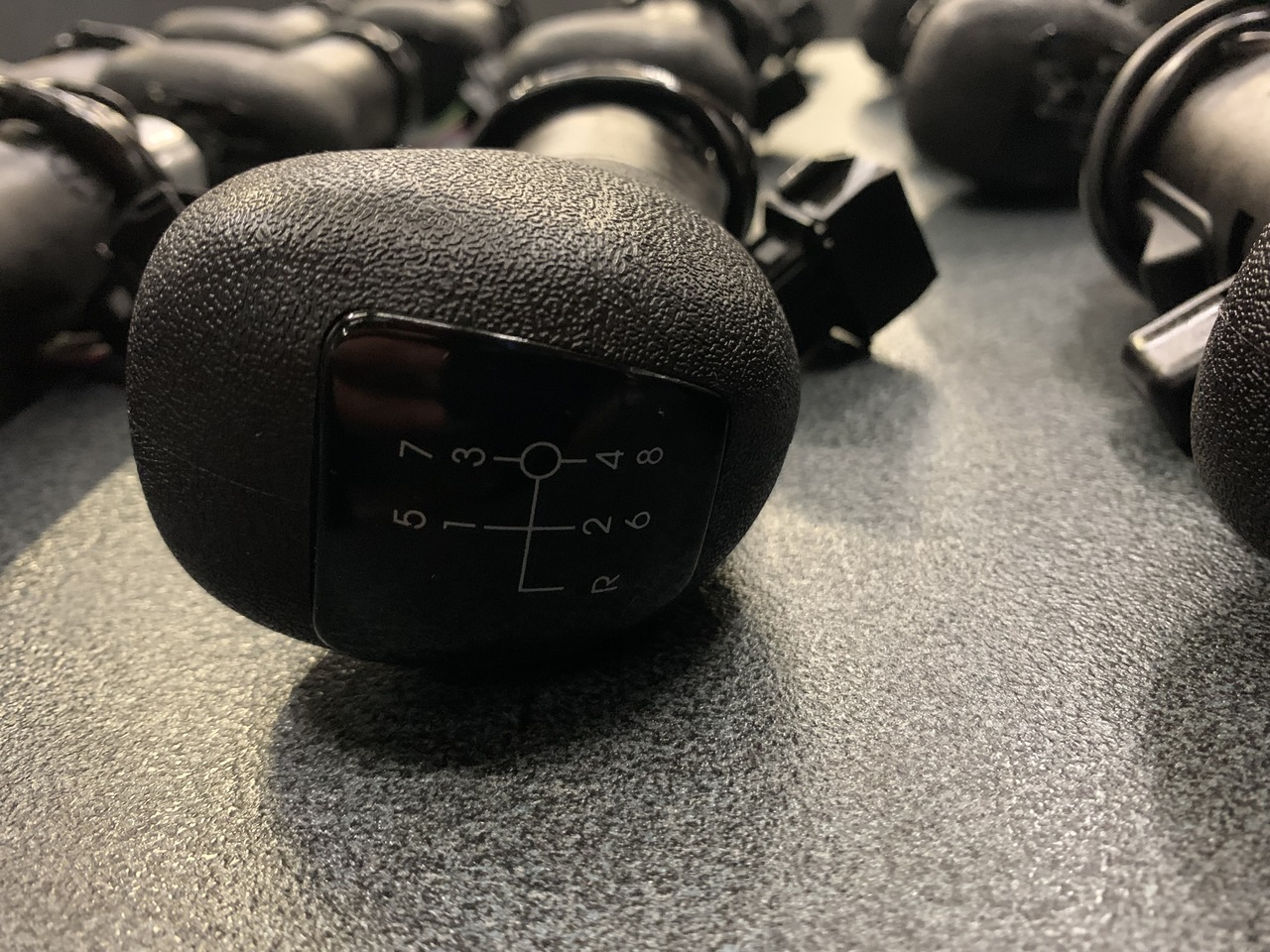 SHIFT KNOB L.H DRIVE VEHICLE ZF - عتلة تبديل السرعة - شاحنة: صور 5 SHIFT KNOB L.H DRIVE VEHICLE ZF - عتلة تبديل السرعة - شاحنة: صور 5