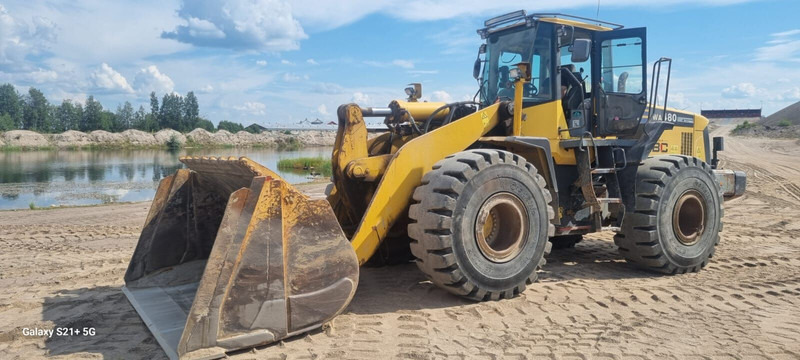 Komatsu WA480-5 - اللودر بعجل: صور 1 Komatsu WA480-5 - اللودر بعجل: صور 1
