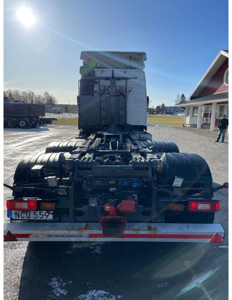 Volvo FM460 Globe 6x4 - شاحنة ذات الخطاف: صور 5 Volvo FM460 Globe 6x4 - شاحنة ذات الخطاف: صور 5