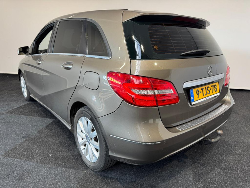 Mercedes-Benz B-Klasse 180 automaat Leer B 180 Ambition 5 Automaat wit Leer - سيارة: صور 5 Mercedes-Benz B-Klasse 180 automaat Leer B 180 Ambition 5 Automaat wit Leer - سيارة: صور 5