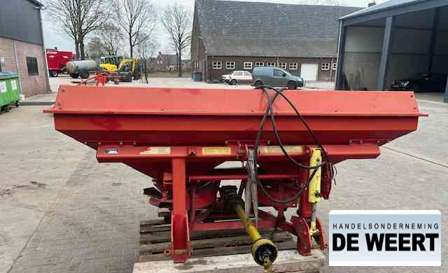 Lely centerliner stooier , front aandrijving - آلة رش الأسمدة: صور 4 Lely centerliner stooier , front aandrijving - آلة رش الأسمدة: صور 4