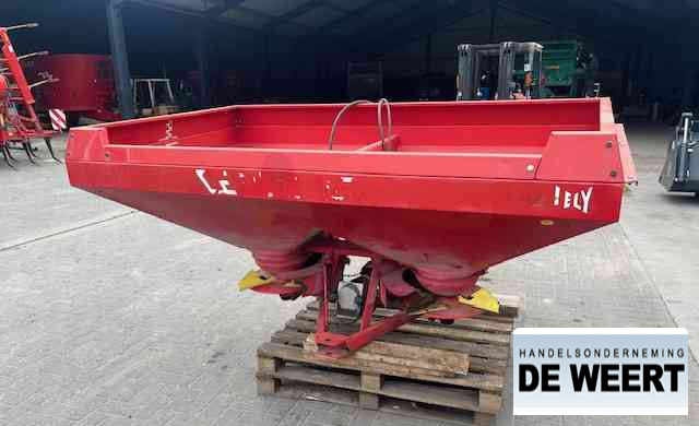 Lely centerliner stooier , front aandrijving - آلة رش الأسمدة: صور 2 Lely centerliner stooier , front aandrijving - آلة رش الأسمدة: صور 2
