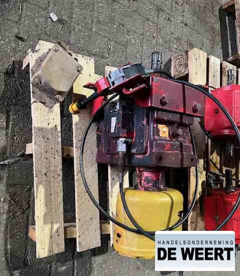 Trioliet tandwielkast , haakse aandrijving , trioliet mengwagen - علبة التروس - الآلات والماكينات الزراعية: صور 4 Trioliet tandwielkast , haakse aandrijving , trioliet mengwagen - علبة التروس - الآلات والماكينات الزراعية: صور 4