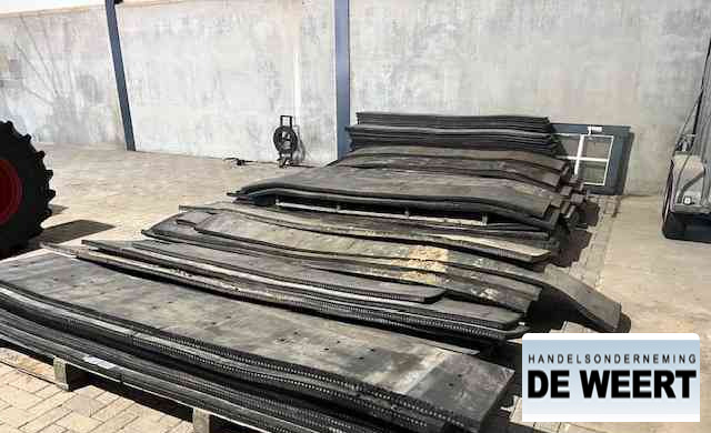 Rubber strip , slijt rubber , rubber tbv schuif - الآلات والماكينات الزراعية: صور 5 Rubber strip , slijt rubber , rubber tbv schuif - الآلات والماكينات الزراعية: صور 5