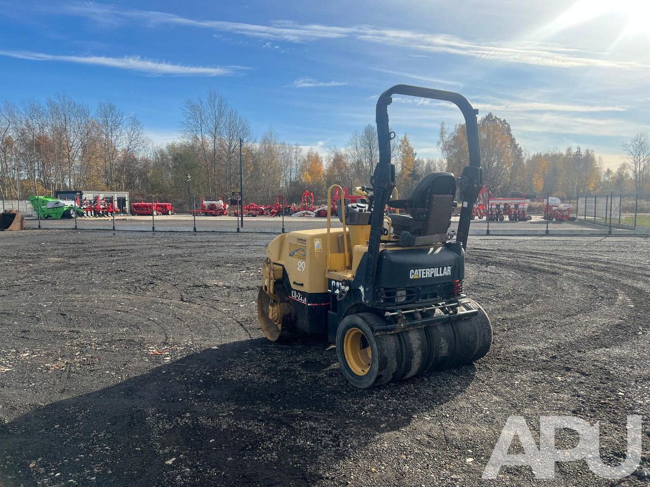CATERPILLAR CB-225E - مدحلة: صور 3 CATERPILLAR CB-225E - مدحلة: صور 3