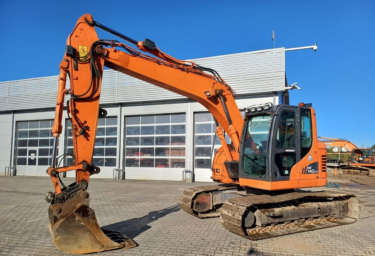 Doosan DX140LCR-3 - حفارات زحافة: صور 1 Doosan DX140LCR-3 - حفارات زحافة: صور 1