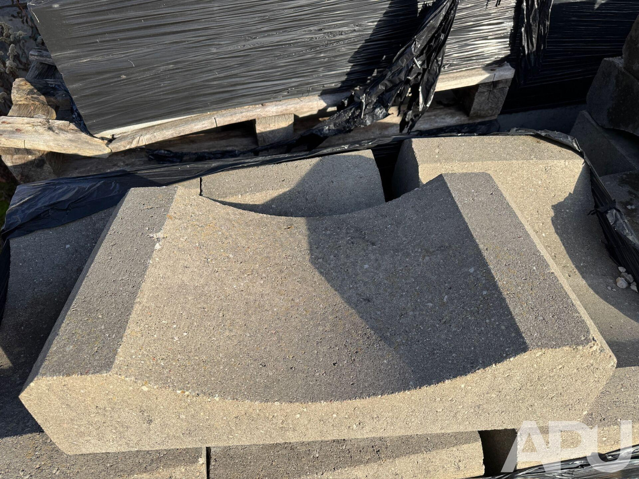 Koryto/Korytko Betonowe Odwodnieniowe 60x33x15 - معدات البناء: صور 2 Koryto/Korytko Betonowe Odwodnieniowe 60x33x15 - معدات البناء: صور 2