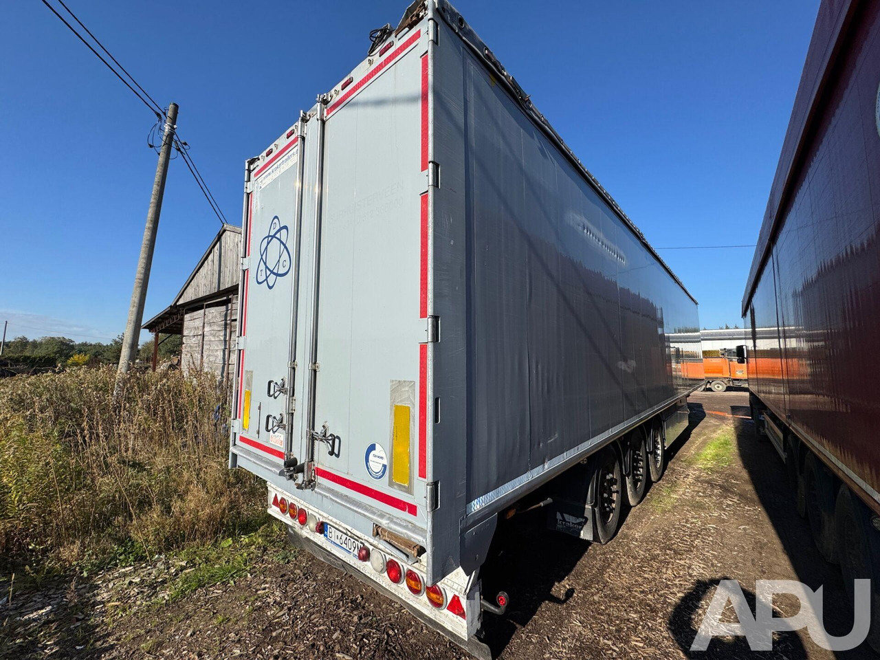 Kraker CF 500 SL - أرضية المشي نصف مقطورة: صور 3 Kraker CF 500 SL - أرضية المشي نصف مقطورة: صور 3