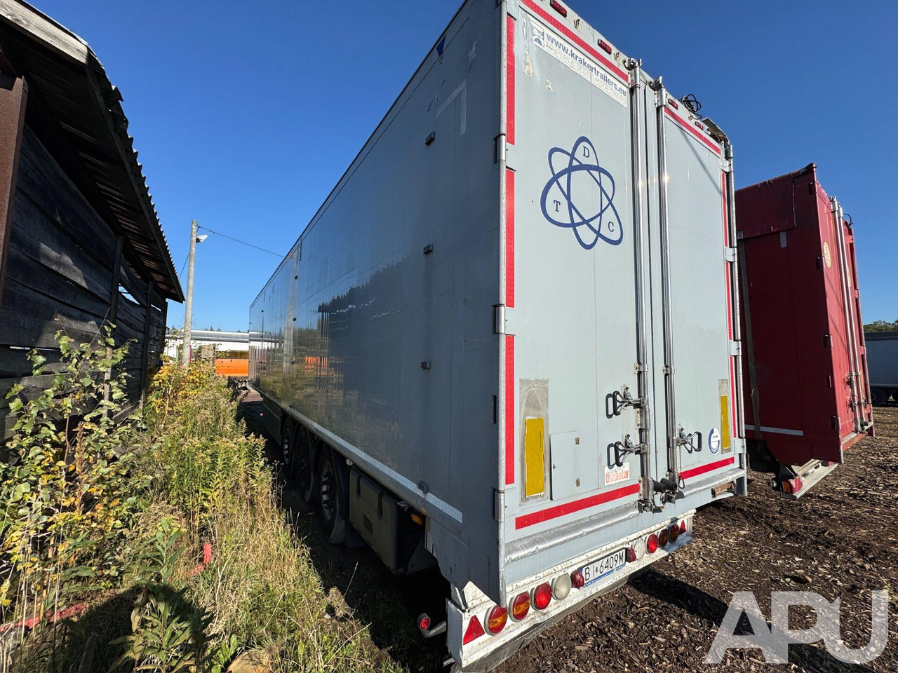 Kraker CF 500 SL - أرضية المشي نصف مقطورة: صور 1 Kraker CF 500 SL - أرضية المشي نصف مقطورة: صور 1