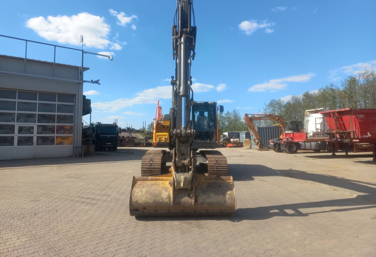 Volvo EC 220EL - حفارات زحافة: صور 2 Volvo EC 220EL - حفارات زحافة: صور 2