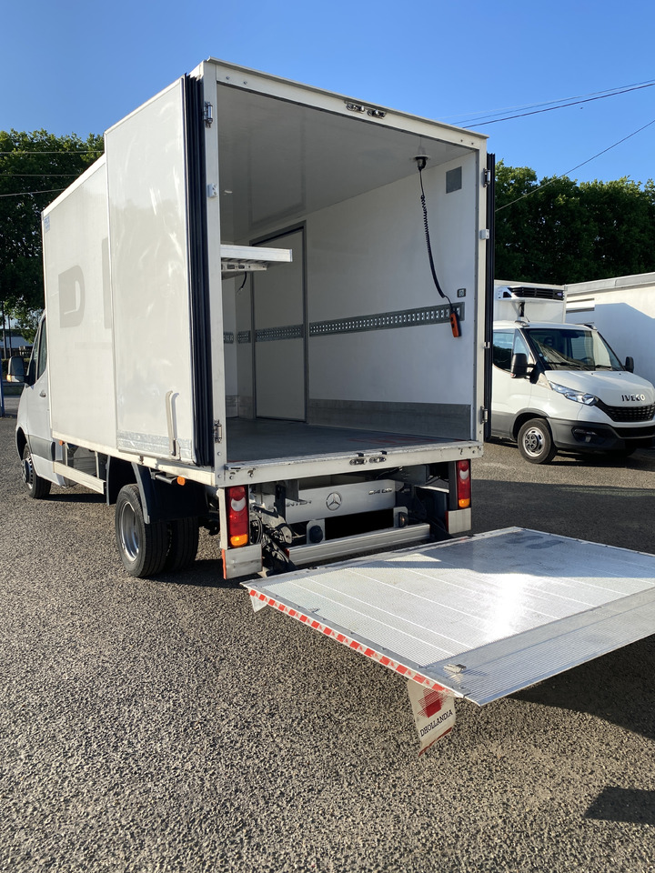 Mercedes Sprinter - الشاحنات الصغيرة المبردة: صور 4 Mercedes Sprinter - الشاحنات الصغيرة المبردة: صور 4