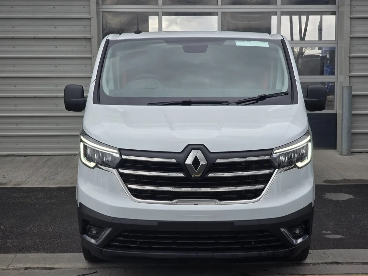 2025 Renault Trafic E-Tech Crew Cab - الشاحنات الصغيرة كابينة مزدوجة: صور 5 2025 Renault Trafic E-Tech Crew Cab - الشاحنات الصغيرة كابينة مزدوجة: صور 5