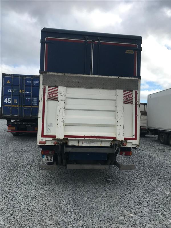 Fitzgeralds RENAULT 2017 D 18 High 4×2 250 Curtainsider - شاحنة ستارة: صور 2 Fitzgeralds RENAULT 2017 D 18 High 4×2 250 Curtainsider - شاحنة ستارة: صور 2