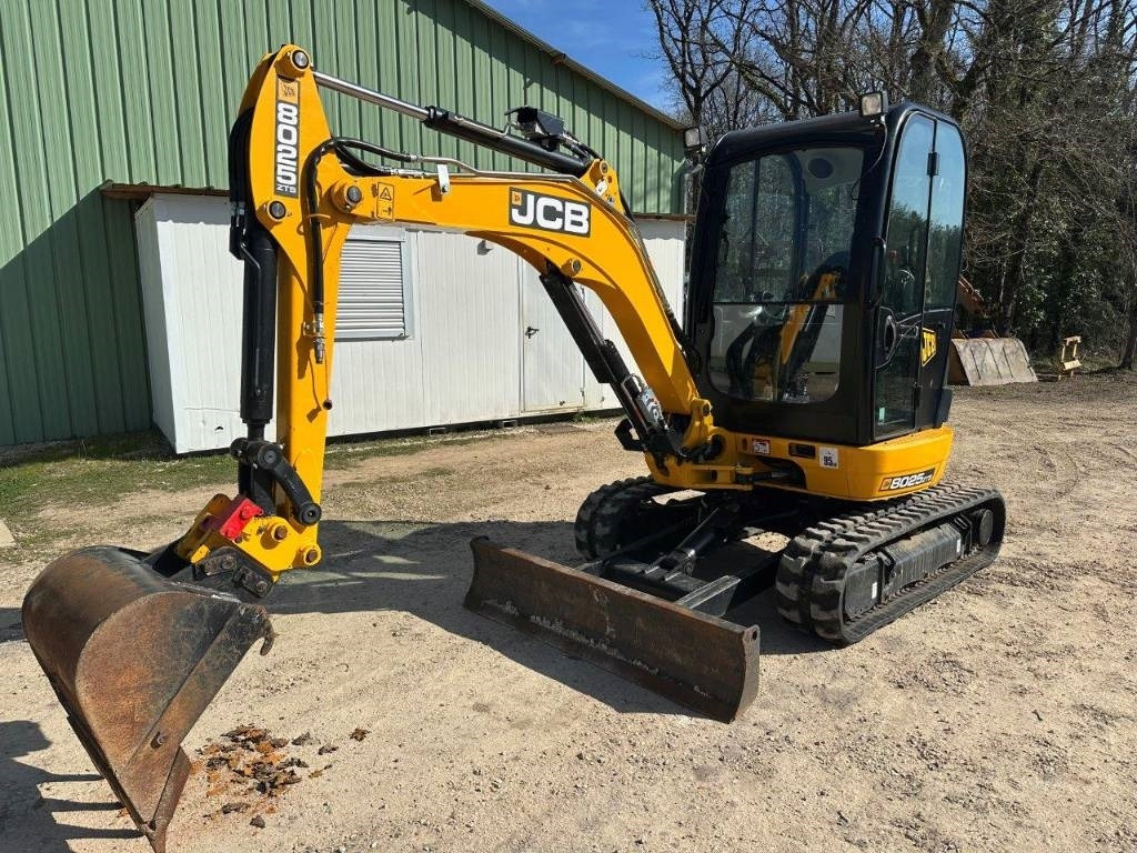 JCB 8025 ZTSL - حفارة مصغرة: صور 5 JCB 8025 ZTSL - حفارة مصغرة: صور 5