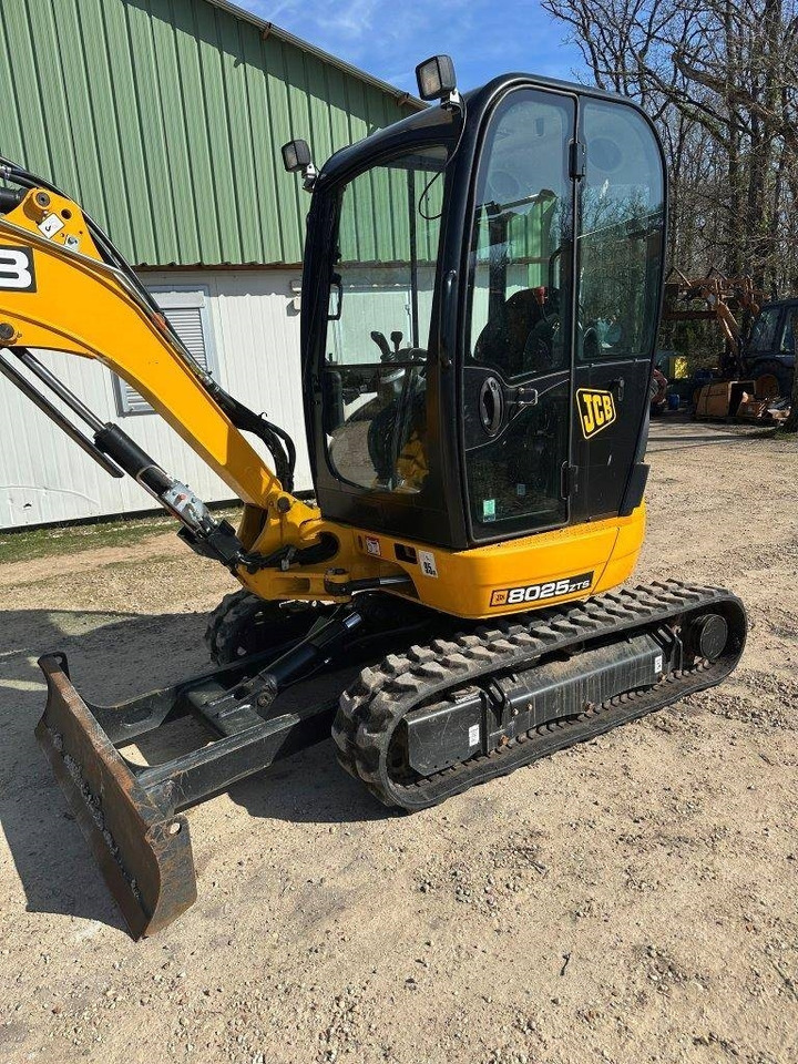 JCB 8025 ZTSL - حفارة مصغرة: صور 2 JCB 8025 ZTSL - حفارة مصغرة: صور 2