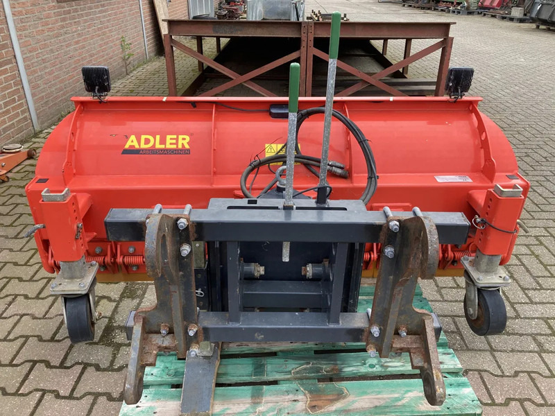 ADLER Sneeuwschuif met Giant of JCB aanspan - كاسحة ثلوج - الآلات والماكينات الزراعية: صور 4 ADLER Sneeuwschuif met Giant of JCB aanspan - كاسحة ثلوج - الآلات والماكينات الزراعية: صور 4