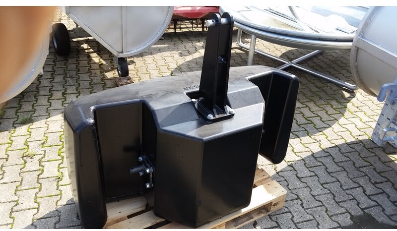 Frontgewicht 2500 kg - ثقل موازن - الآلات والماكينات الزراعية: صور 1 Frontgewicht 2500 kg - ثقل موازن - الآلات والماكينات الزراعية: صور 1