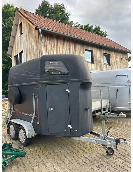 Hotrarijs Hotra E-force 2-Paards polyester trailer - عربة نقل خيل: صور 2 Hotrarijs Hotra E-force 2-Paards polyester trailer - عربة نقل خيل: صور 2
