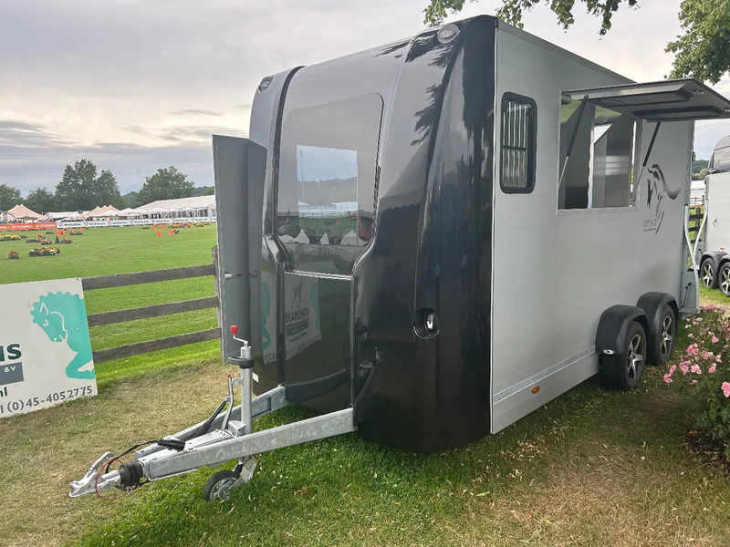 Sirius Voorraad / show modellen Sirius S45 S75 S77 S80 - عربة نقل خيل: صور 5 Sirius Voorraad / show modellen Sirius S45 S75 S77 S80 - عربة نقل خيل: صور 5