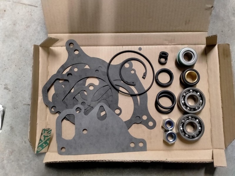 Steyr reparatie set waterpomp - مضخة المبرد - الآلات والماكينات الزراعية: صور 1 Steyr reparatie set waterpomp - مضخة المبرد - الآلات والماكينات الزراعية: صور 1