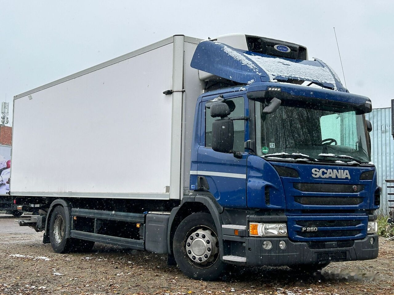 مبردة شاحنة Scania P250: صور 1